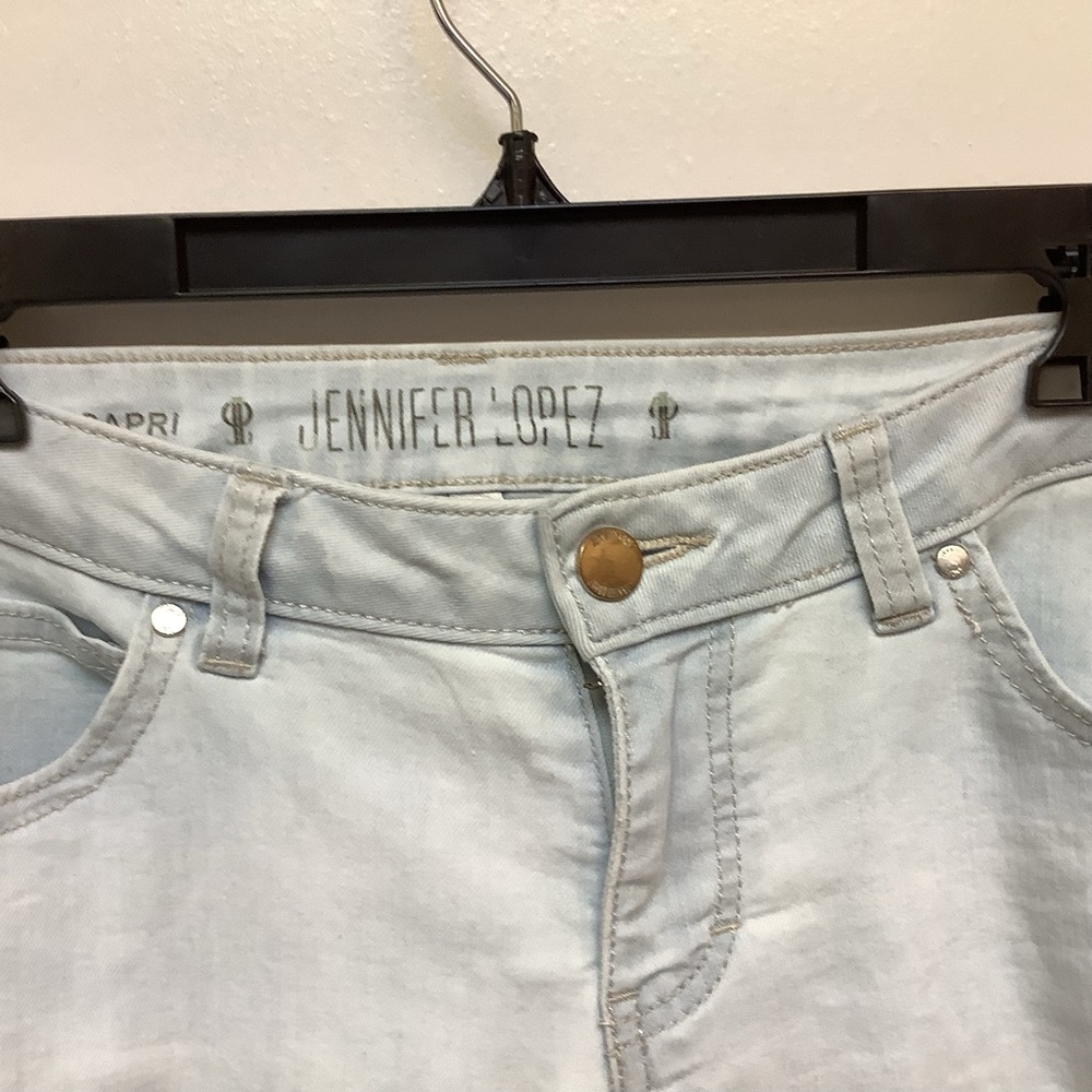 Jennifer Lopez capri pants size 6 very comfortable worn only once